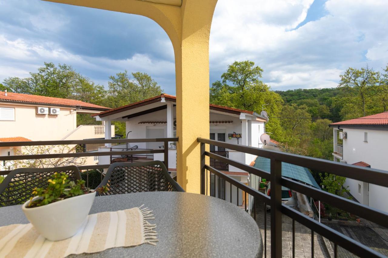 Apartment Blazi Njivice Exterior foto
