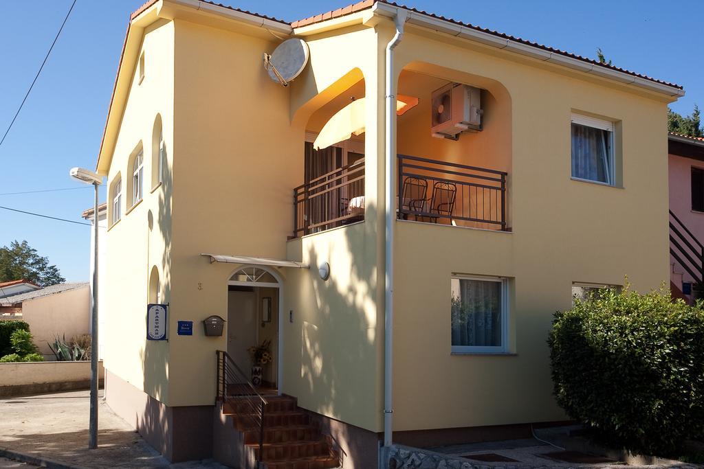 Apartment Blazi Njivice Exterior foto